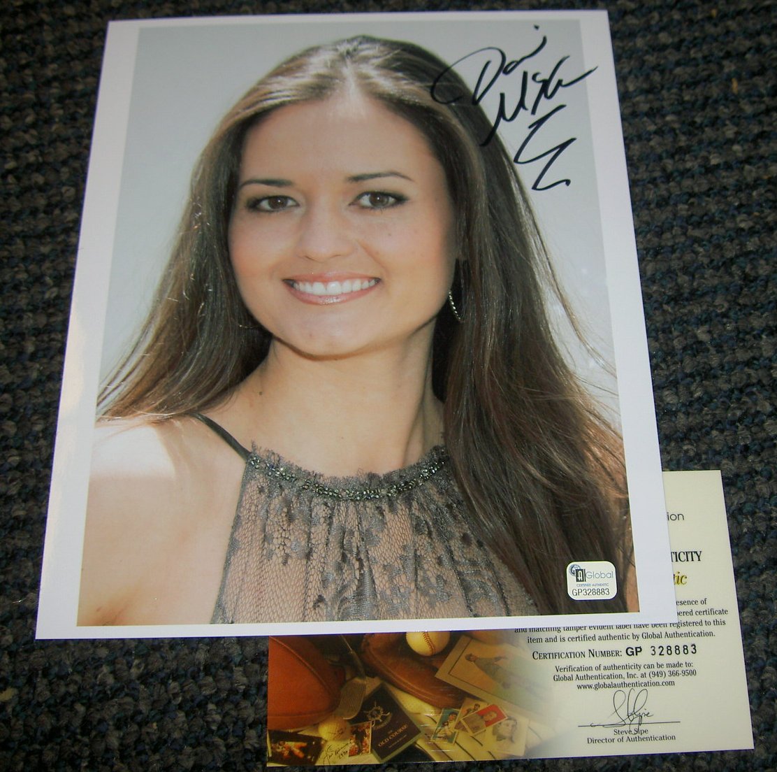 Danica McKellar 8x10 AUTO